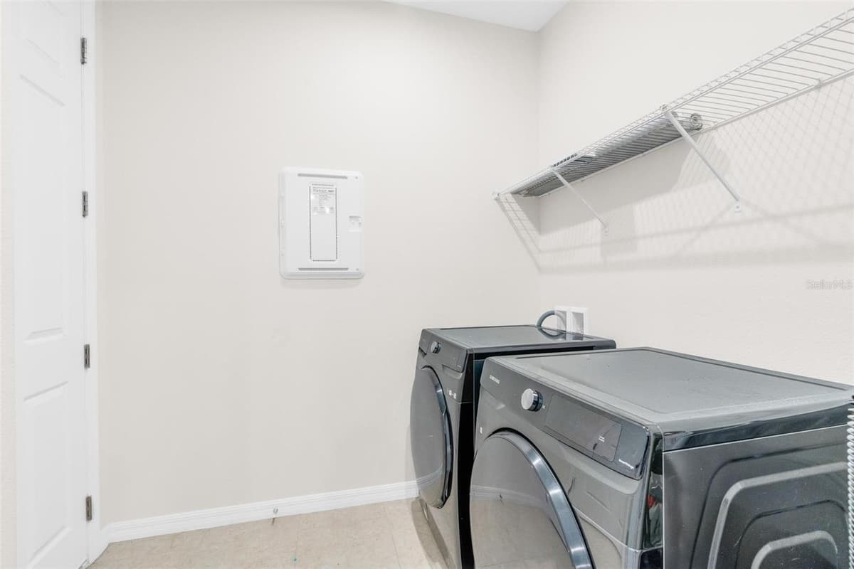 2285 CENTERRA LOOP — photo 34 of 56
