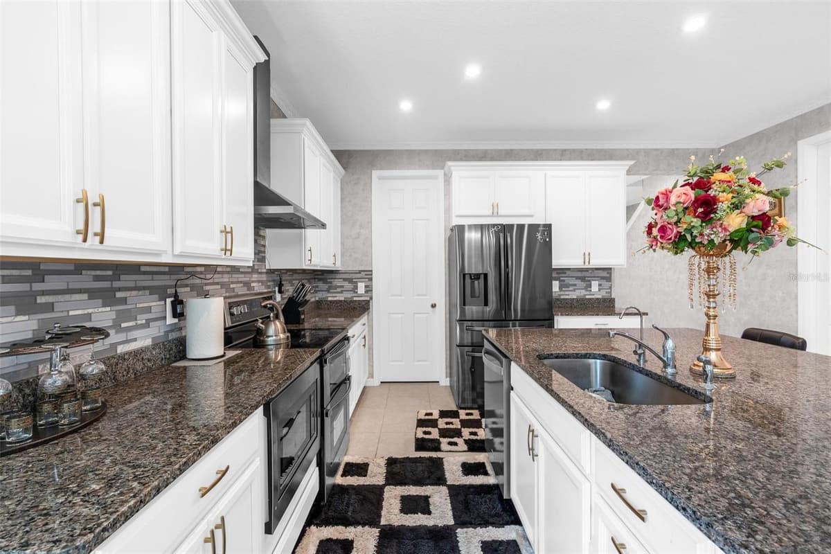 2285 CENTERRA LOOP — photo 18 of 56