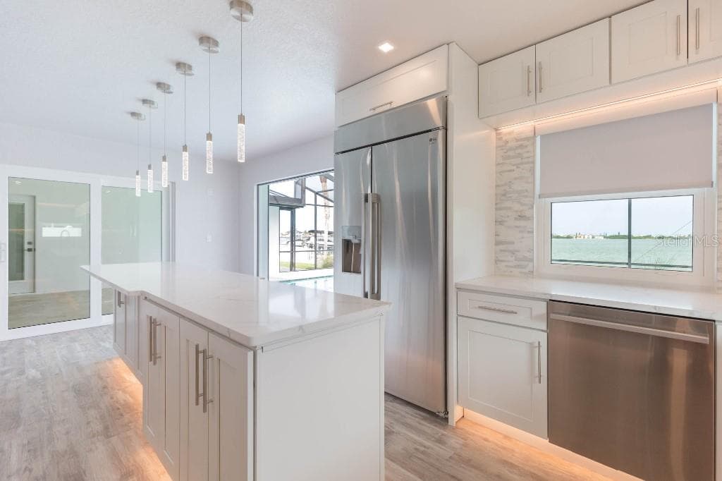 306 BUTTONWOOD LANE — photo 6 of 45