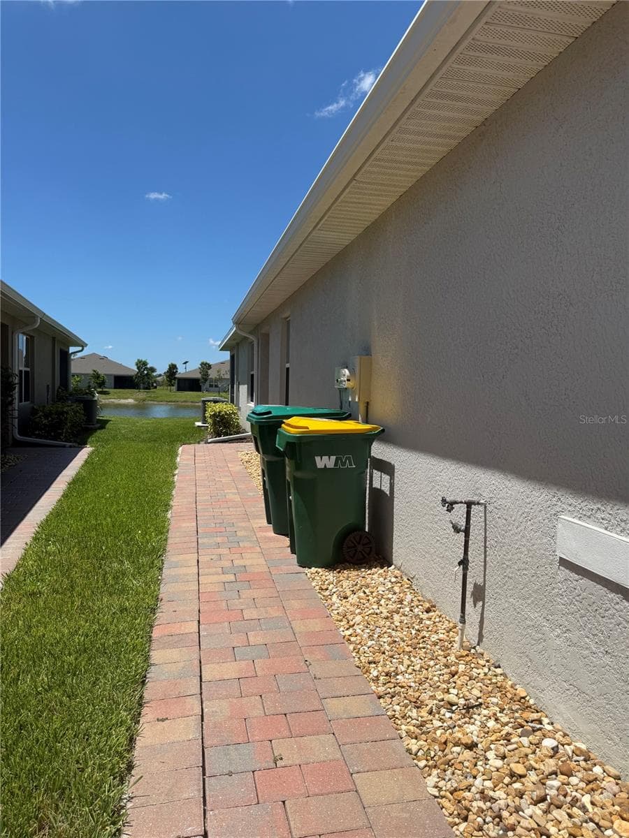 16058 BRIDLE RIDGE STREET — photo 4 of 5