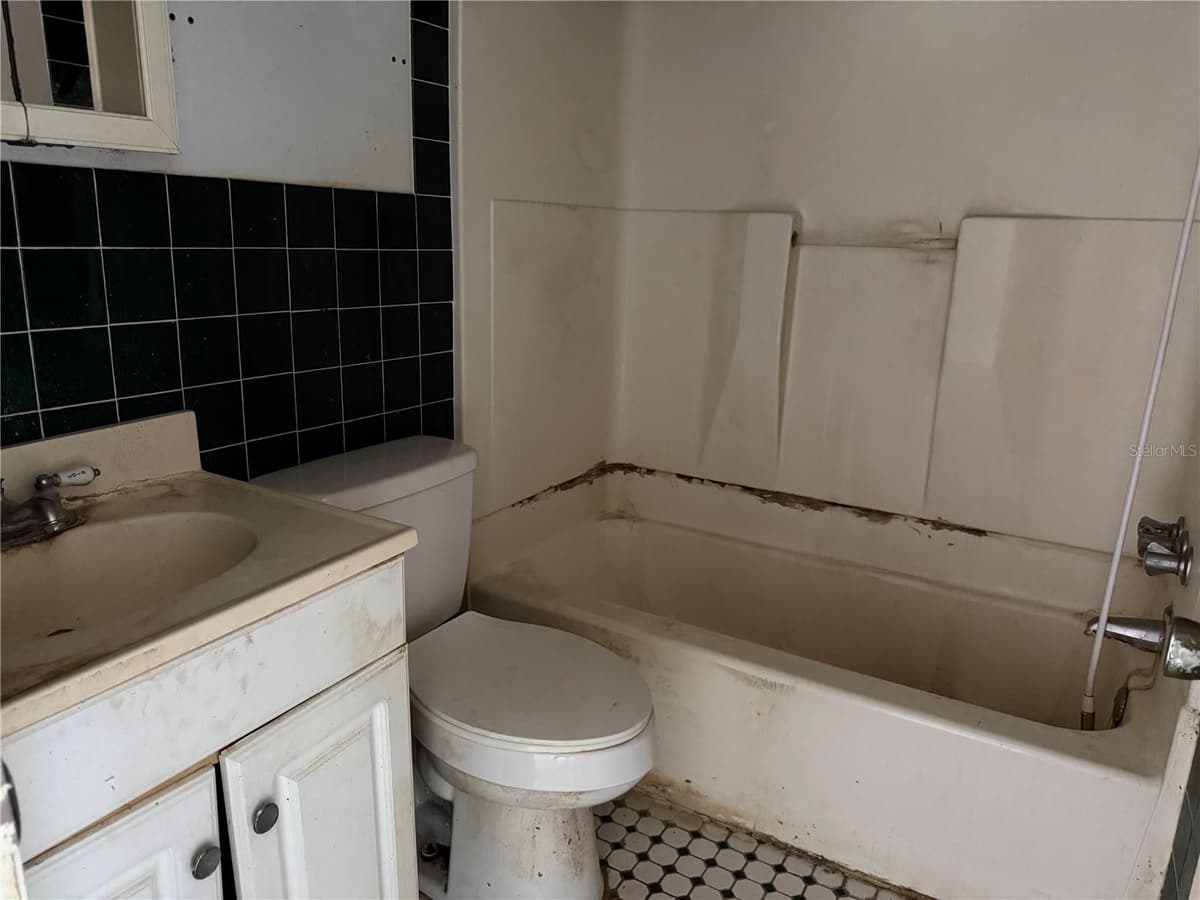 2479 KIMBERLY DRIVE — photo 9 of 11