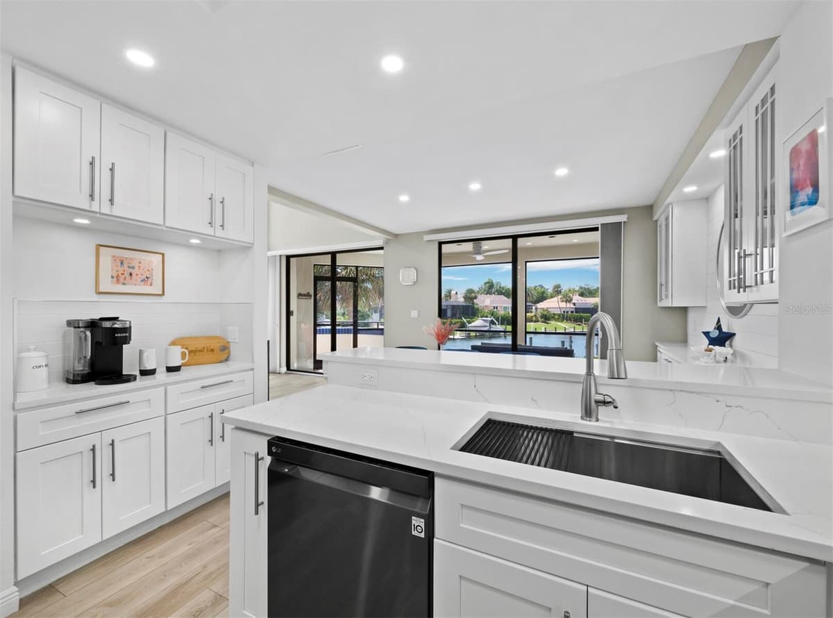 1906 HARBOURSIDE DRIVE — photo 18 of 50