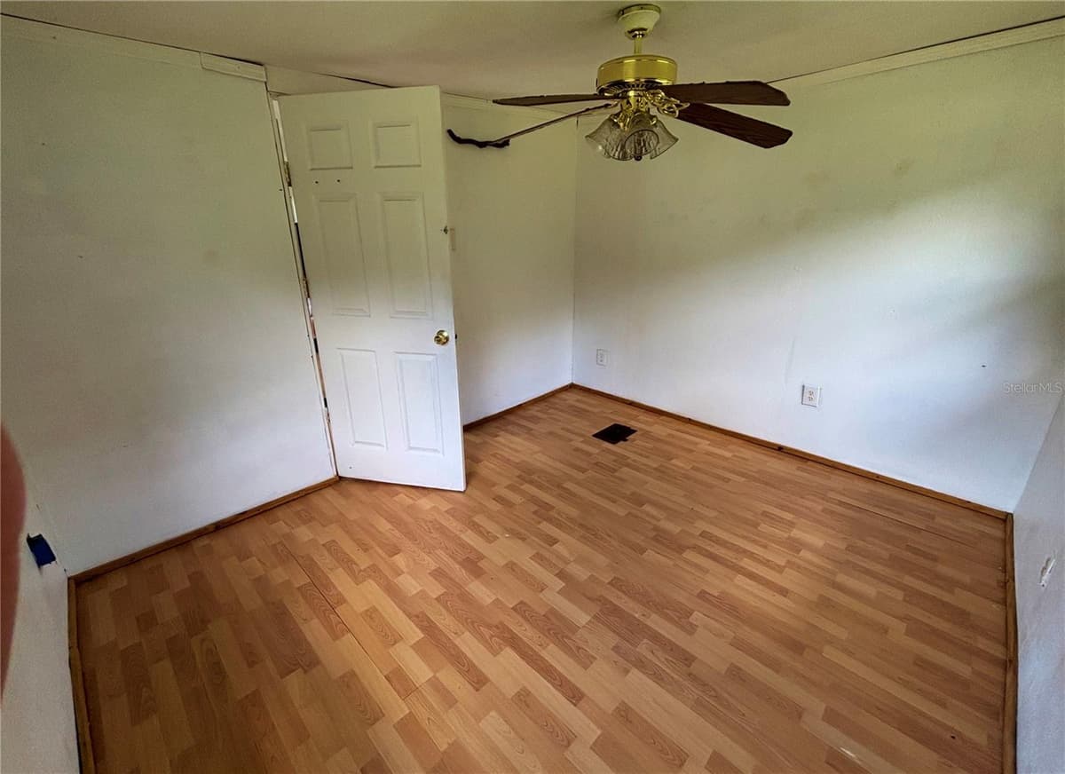 18274 22ND PLACE — photo 11 of 21