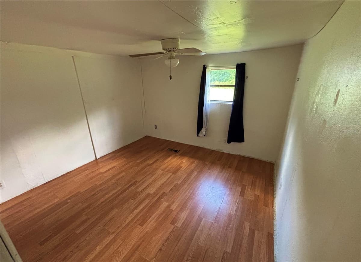 18274 22ND PLACE — photo 13 of 21