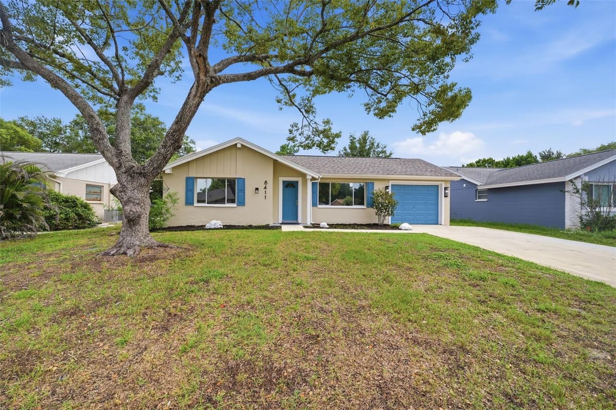 8411 LINCOLNSHIRE DRIVE — photo 3 of 48