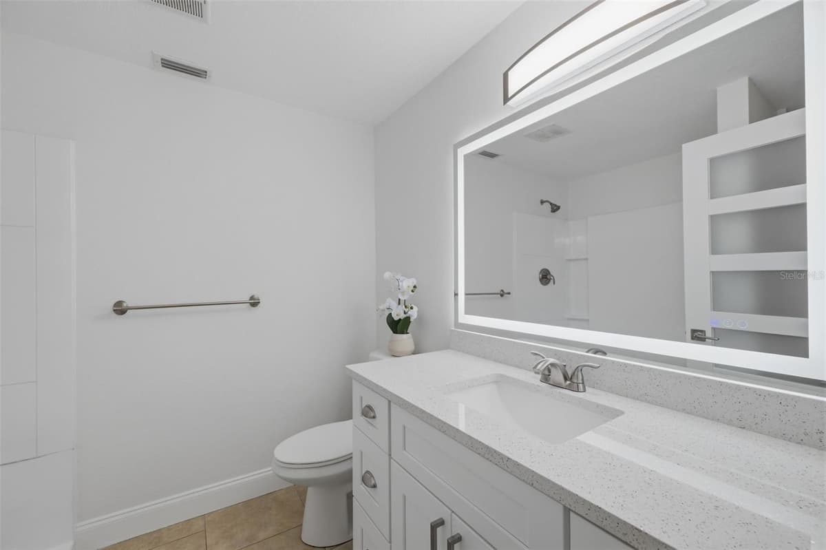 8411 LINCOLNSHIRE DRIVE — photo 14 of 48