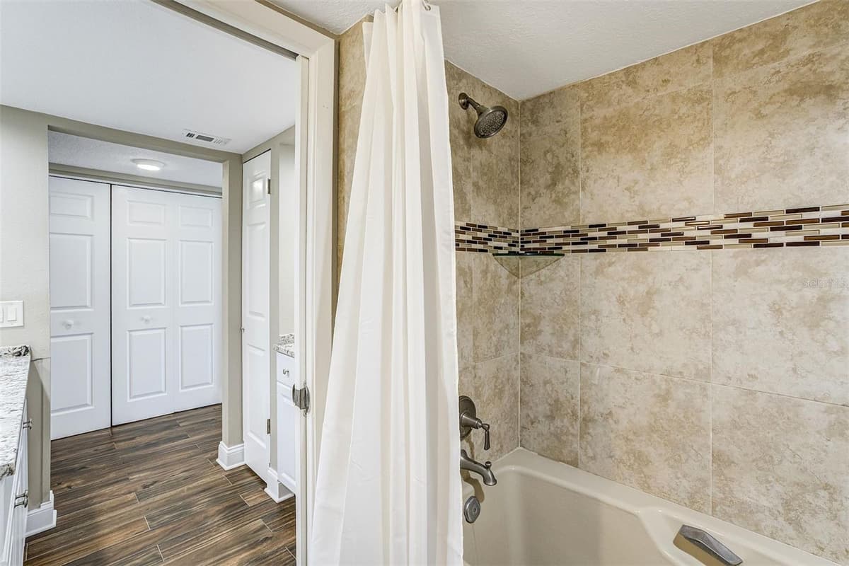 1581 GULF BOULEVARD — photo 19 of 27