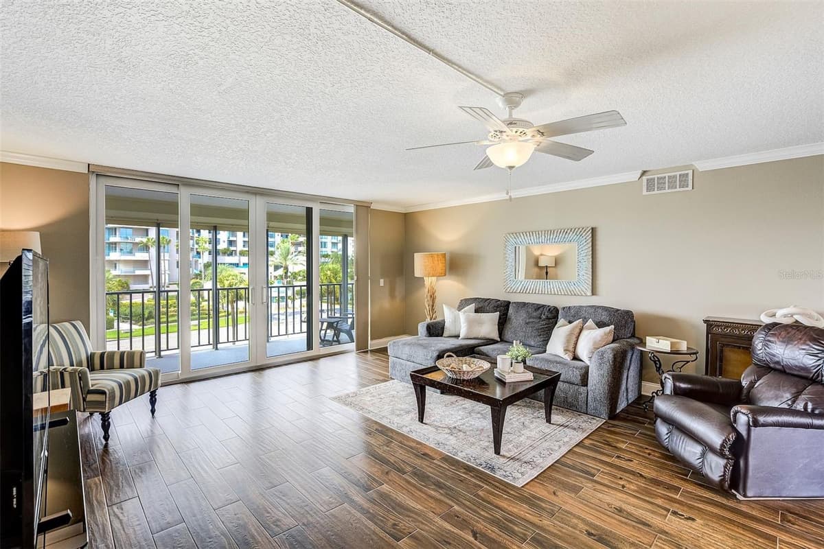 1581 GULF BOULEVARD — photo 6 of 27