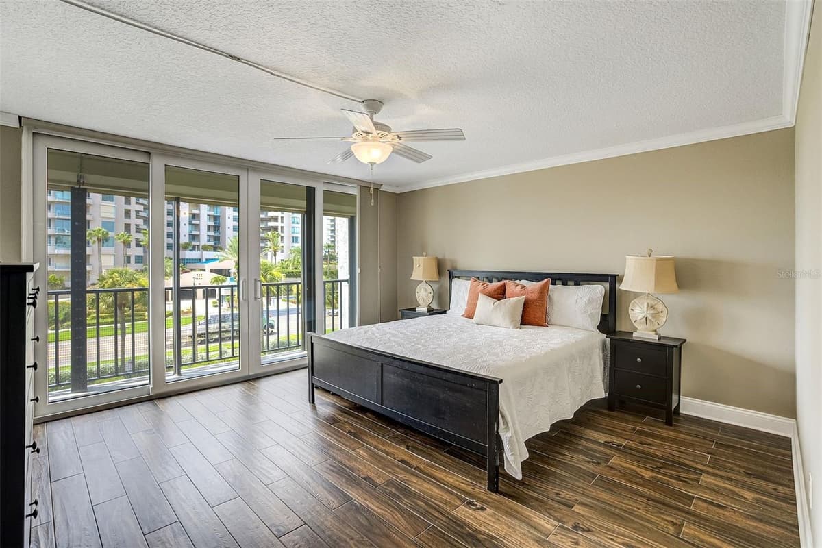 1581 GULF BOULEVARD — photo 13 of 27