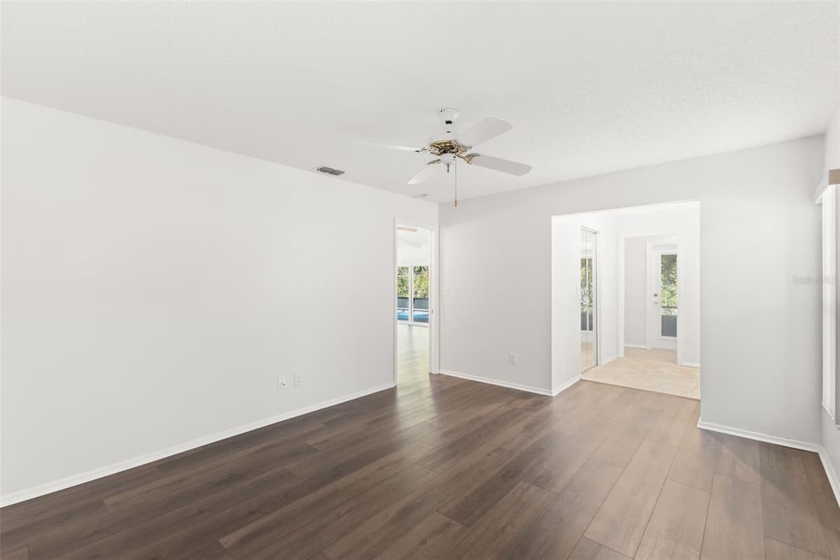 3420 HYDE PARK DRIVE — photo 22 of 38