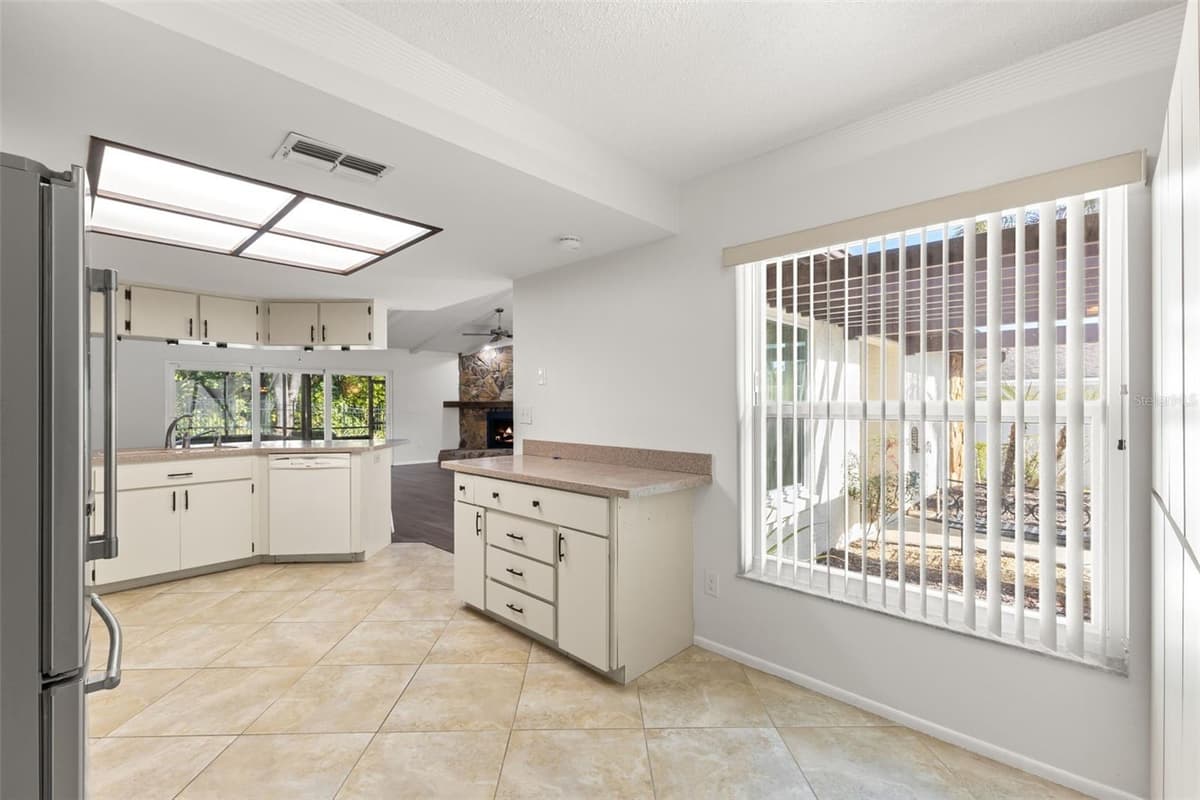 3420 HYDE PARK DRIVE — photo 17 of 38