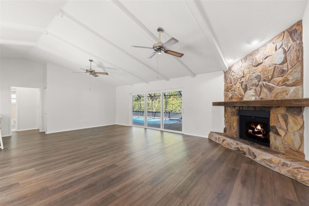 3420 HYDE PARK DRIVE — photo 6 of 38