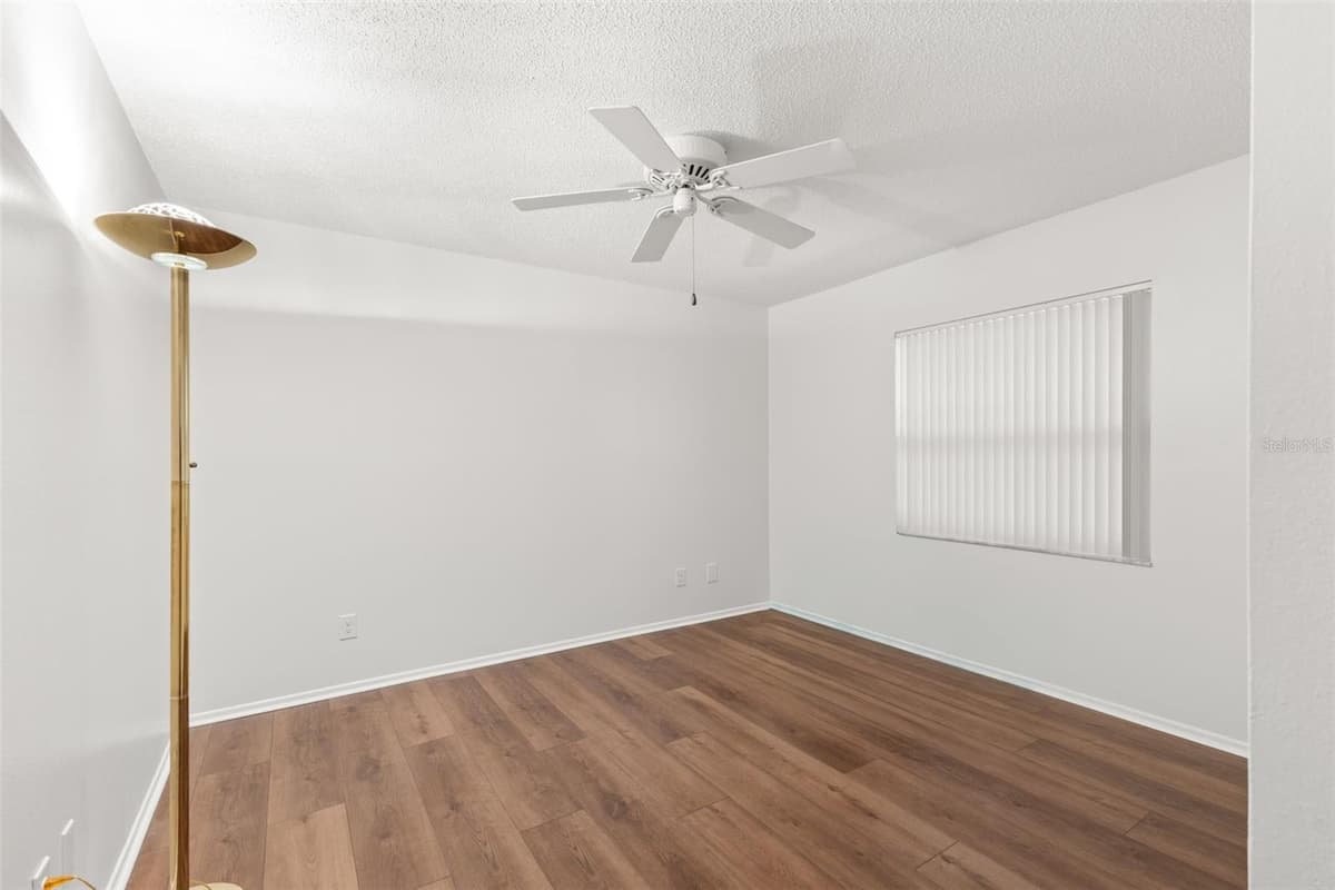 3420 HYDE PARK DRIVE — photo 29 of 38