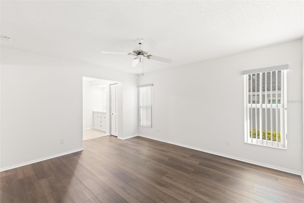 3420 HYDE PARK DRIVE — photo 23 of 38