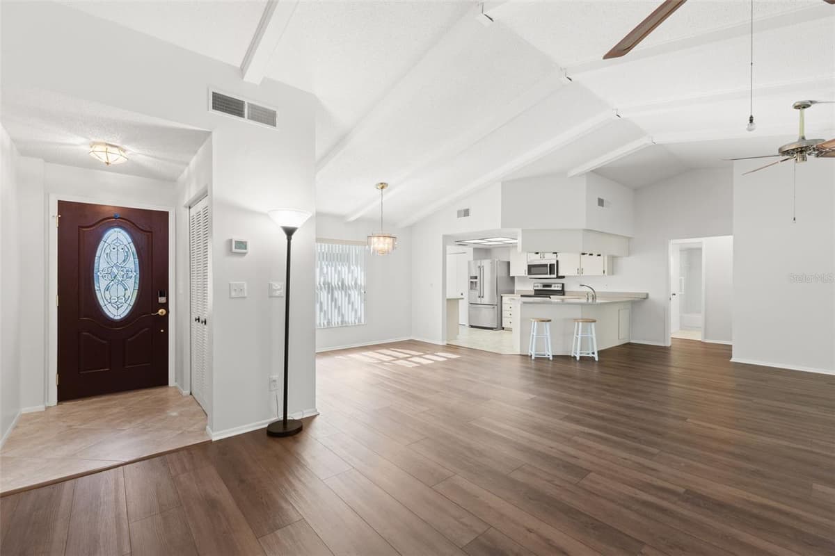 3420 HYDE PARK DRIVE — photo 5 of 38