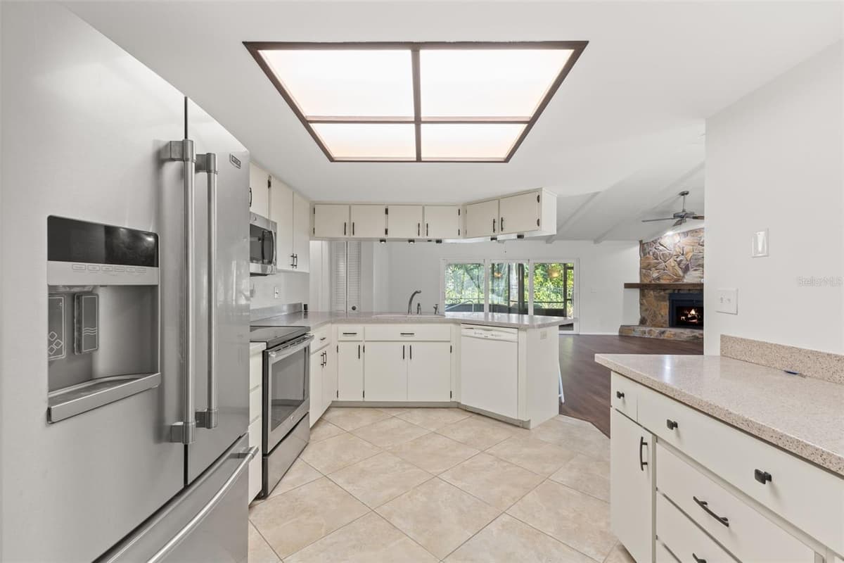 3420 HYDE PARK DRIVE — photo 16 of 38