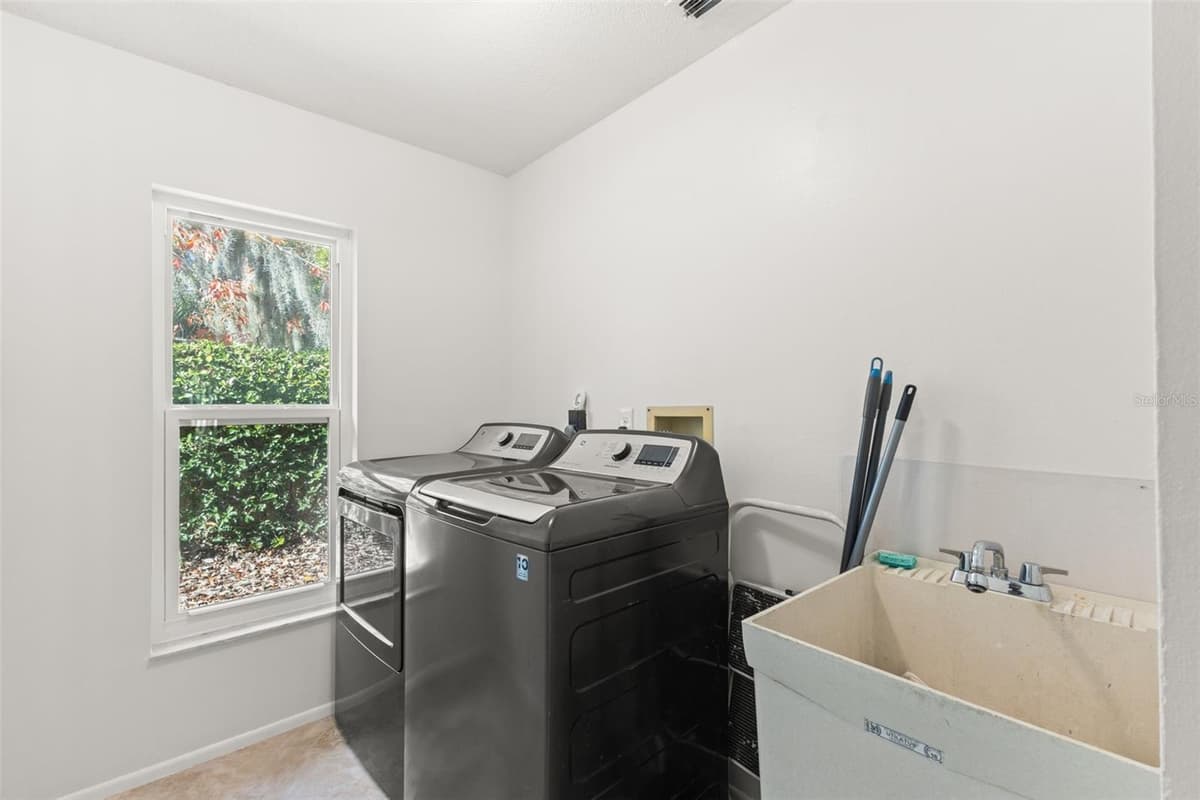 3420 HYDE PARK DRIVE — photo 31 of 38