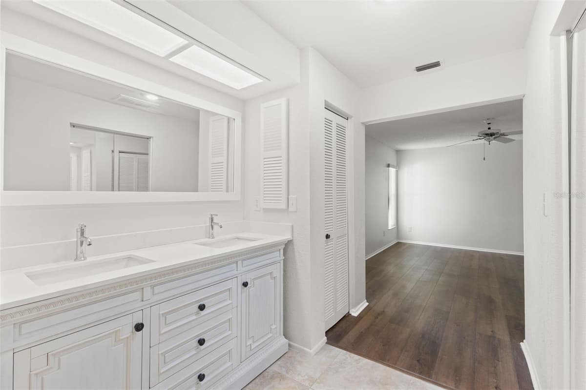 3420 HYDE PARK DRIVE — photo 24 of 38