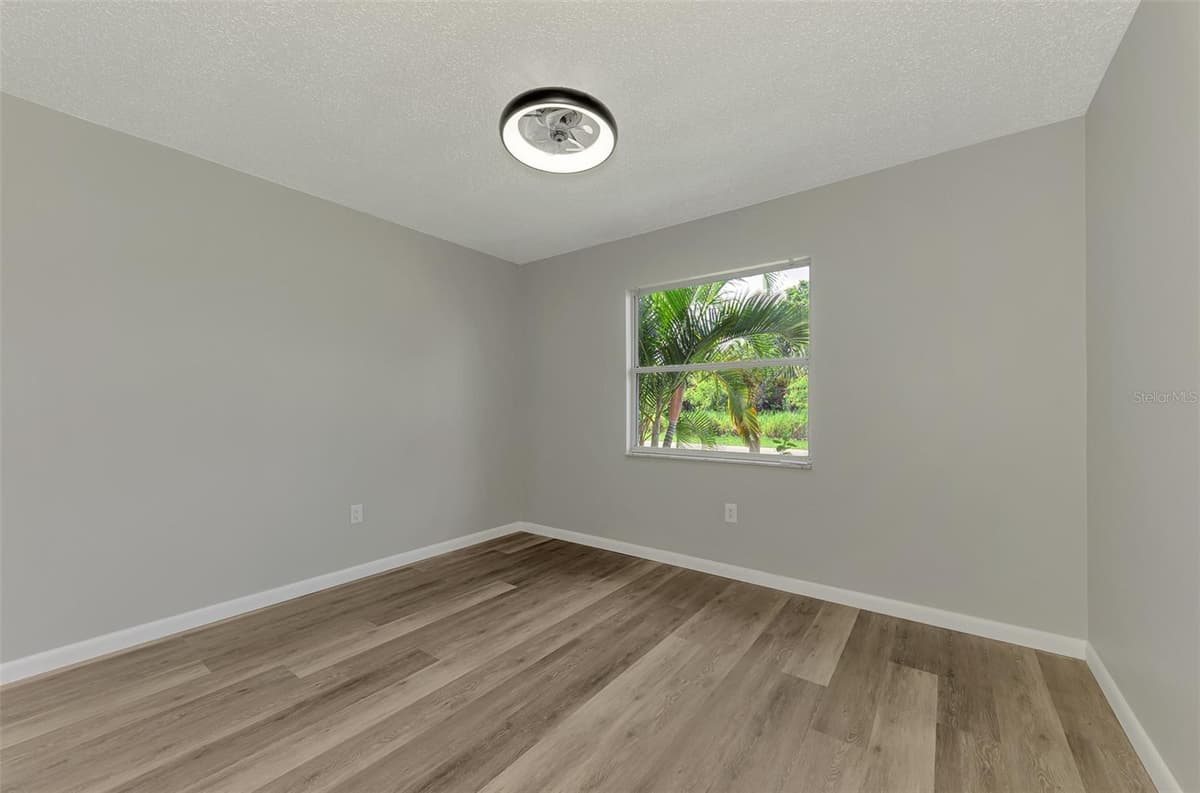 166 CHATHAM STREET — photo 30 of 42