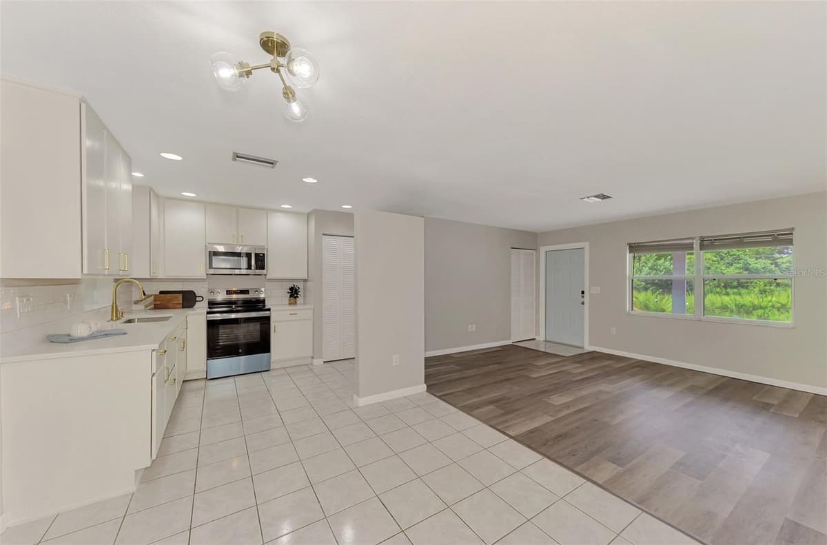 166 CHATHAM STREET — photo 12 of 42