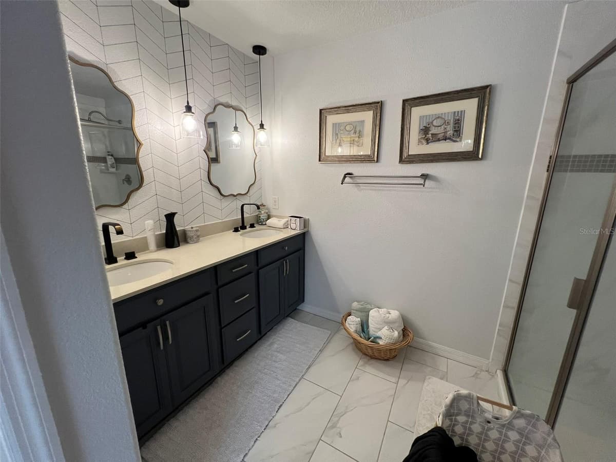 4862 SOUTHLAWN AVENUE — photo 12 of 16