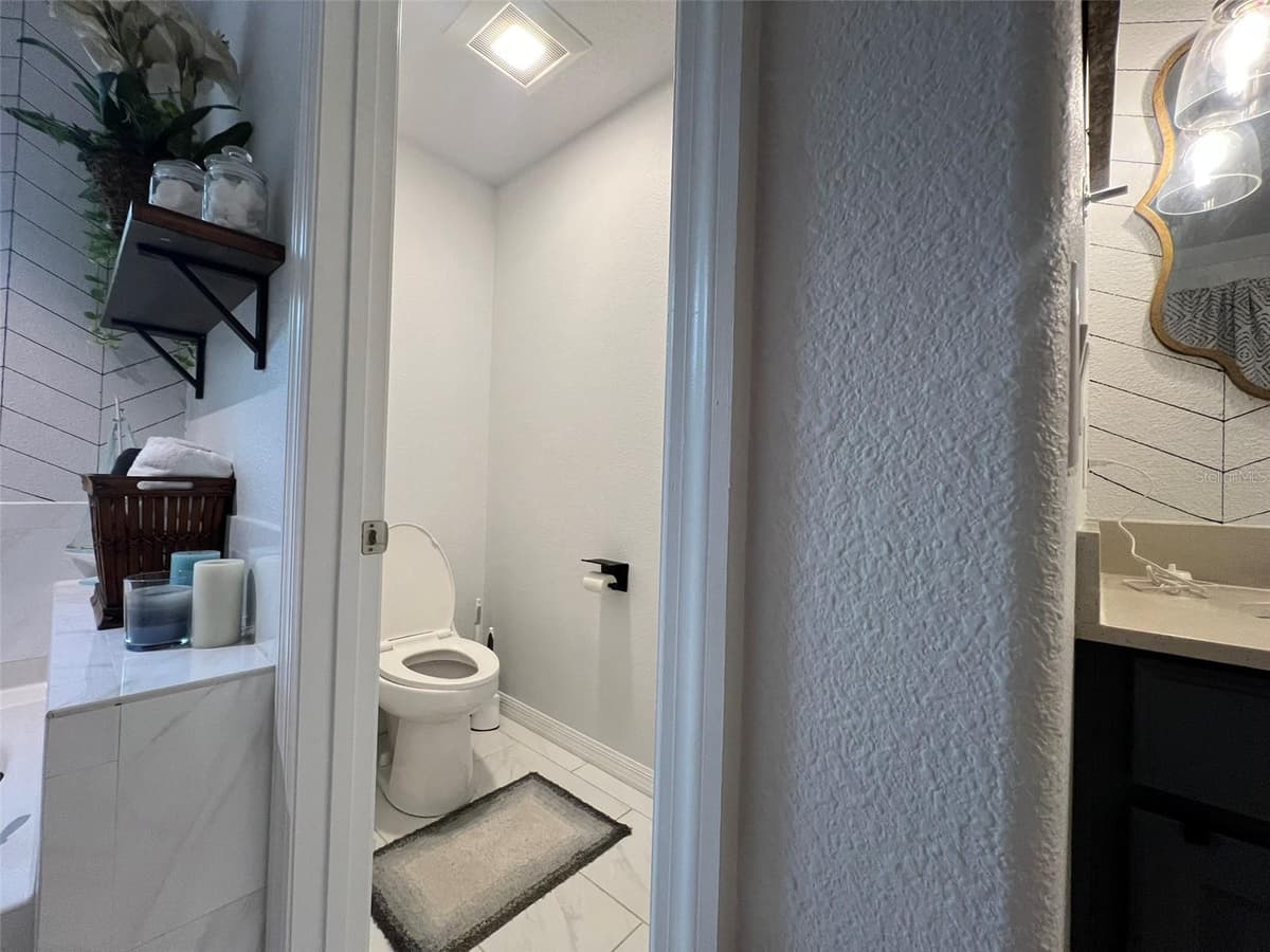 4862 SOUTHLAWN AVENUE — photo 11 of 16