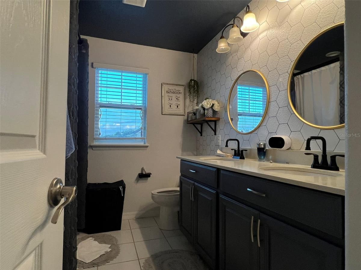 4862 SOUTHLAWN AVENUE — photo 9 of 16