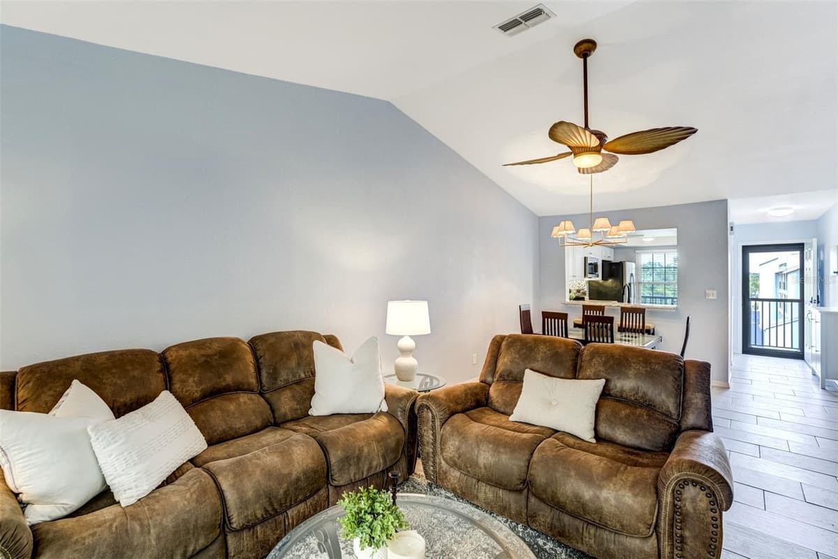 460 PAULA DRIVE — photo 12 of 27