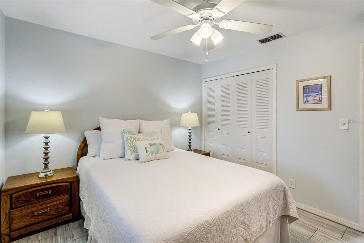 460 PAULA DRIVE — photo 15 of 27