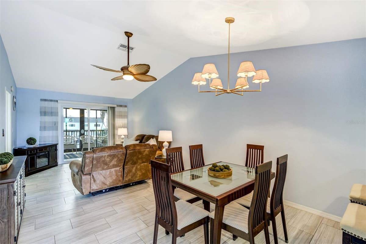 460 PAULA DRIVE — photo 4 of 27