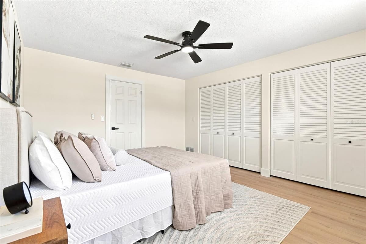 102 ANN RUSTIN DRIVE — photo 19 of 37