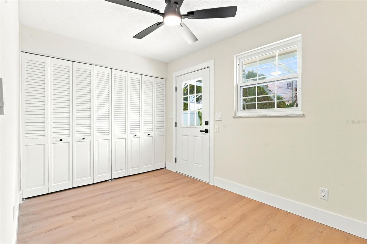 102 ANN RUSTIN DRIVE — photo 23 of 37