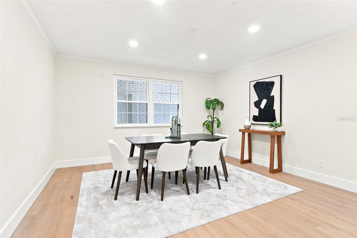102 ANN RUSTIN DRIVE — photo 13 of 37