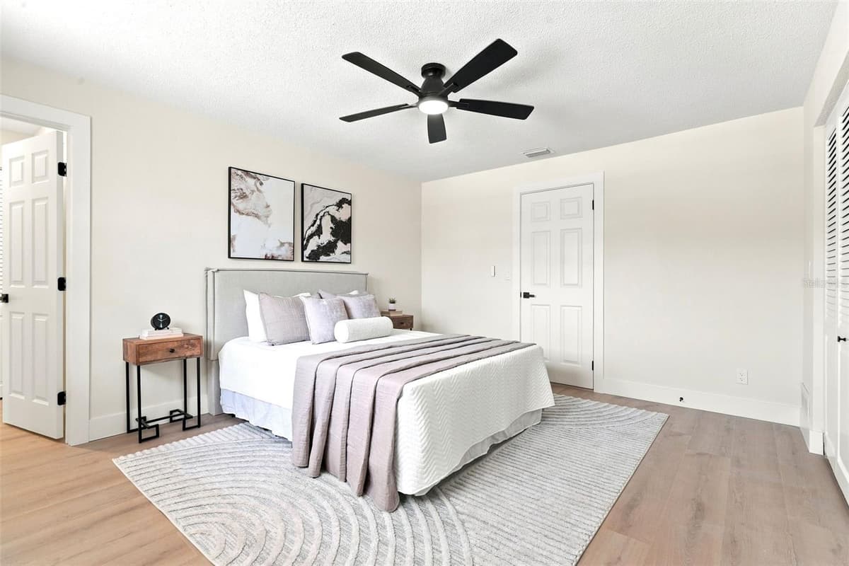 102 ANN RUSTIN DRIVE — photo 17 of 37