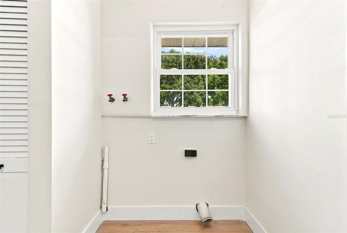 102 ANN RUSTIN DRIVE — photo 30 of 37