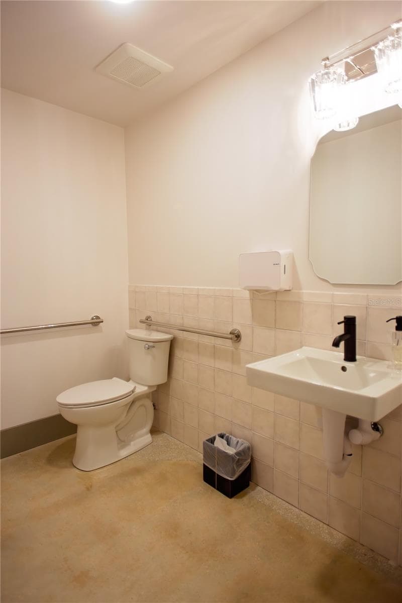 521 2ND STREET — photo 7 of 14