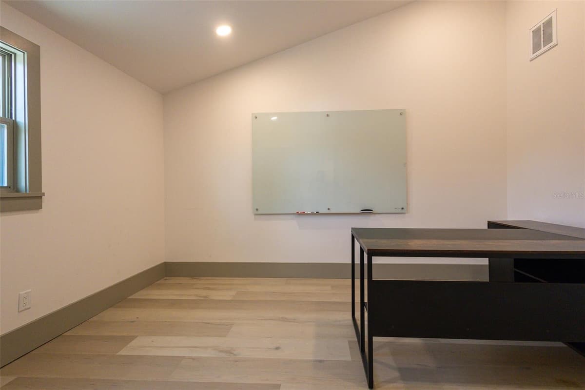 521 2ND STREET — photo 8 of 14