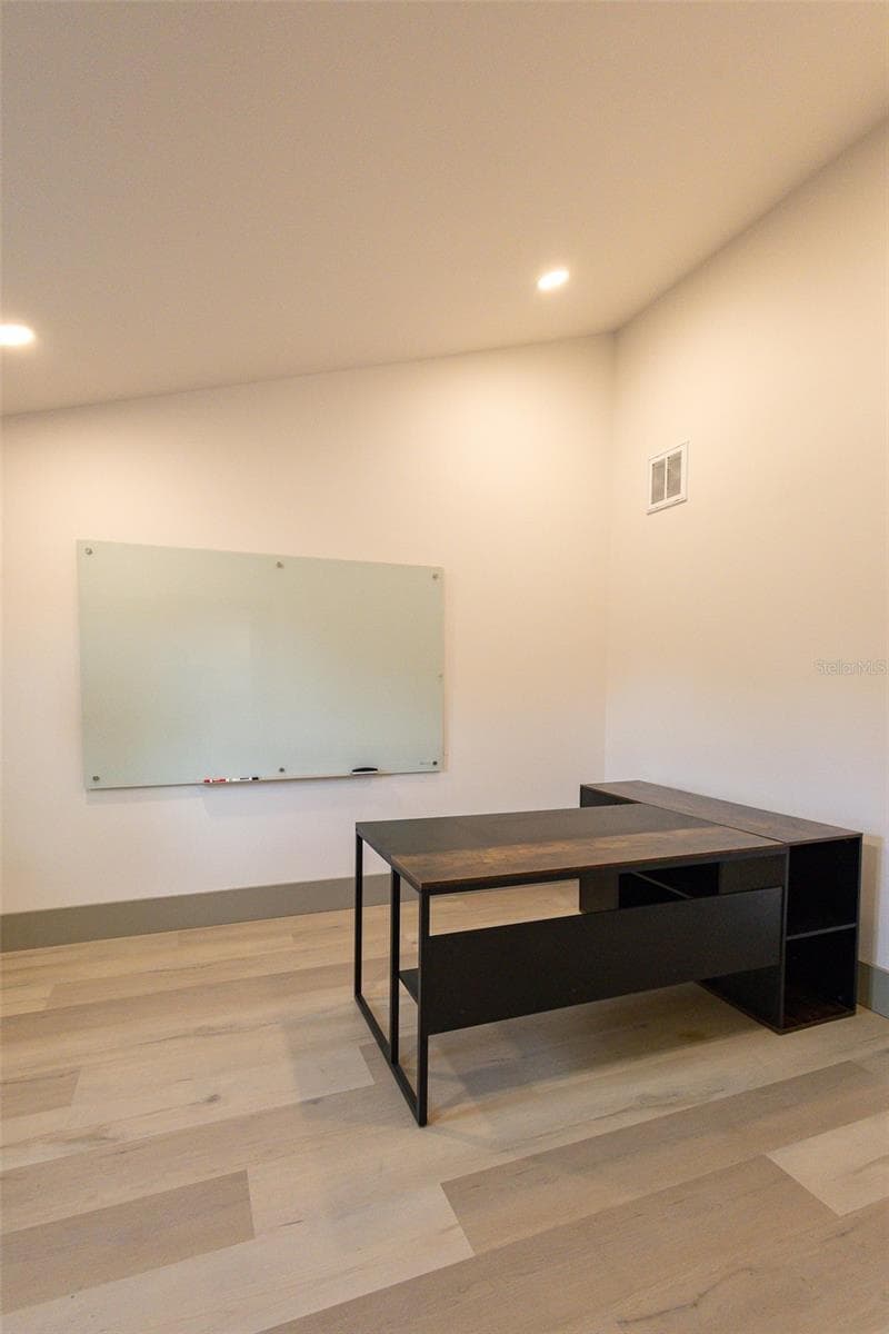 521 2ND STREET — photo 10 of 14