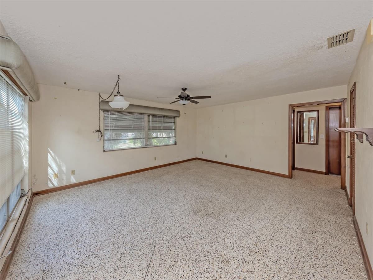 730 VENICE BOULEVARD — photo 14 of 67