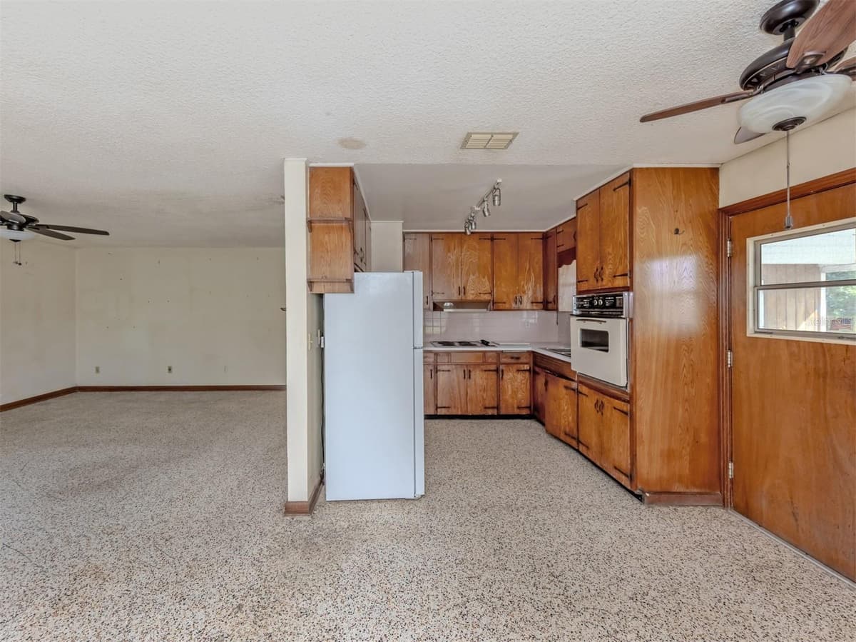 730 VENICE BOULEVARD — photo 7 of 67