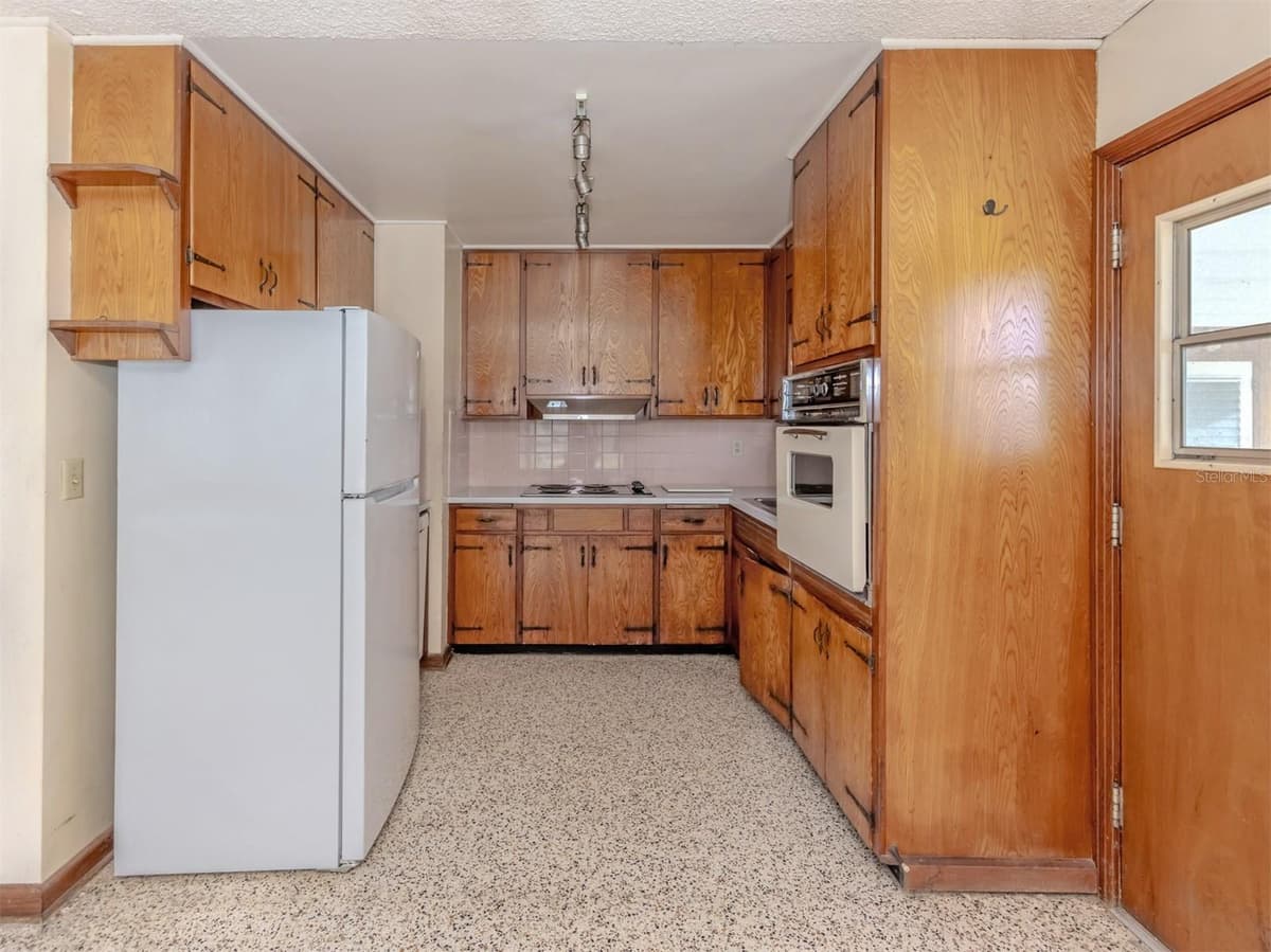 730 VENICE BOULEVARD — photo 6 of 67