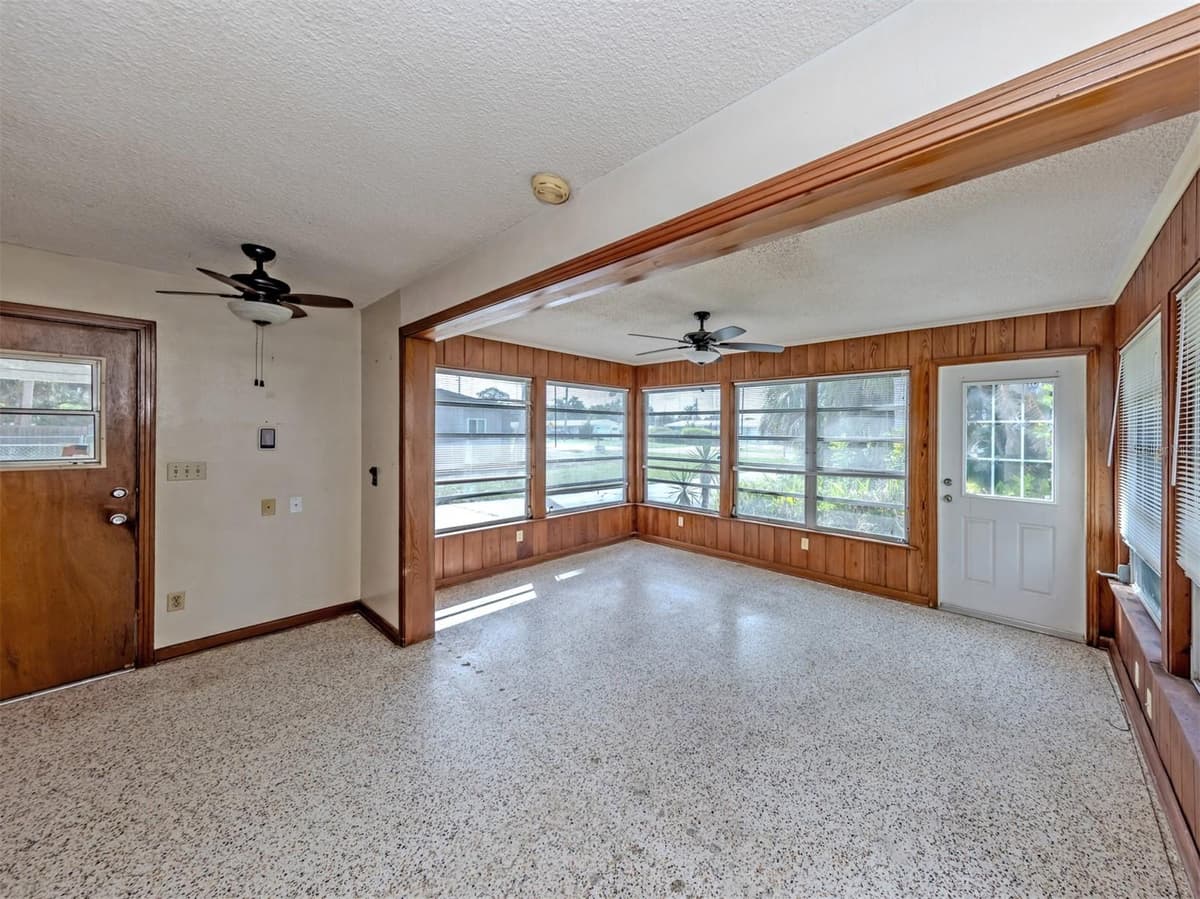 730 VENICE BOULEVARD — photo 11 of 67