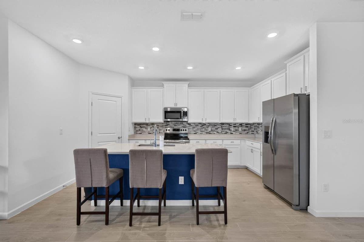 404 LAKE SINCLAIR STREET — photo 15 of 52