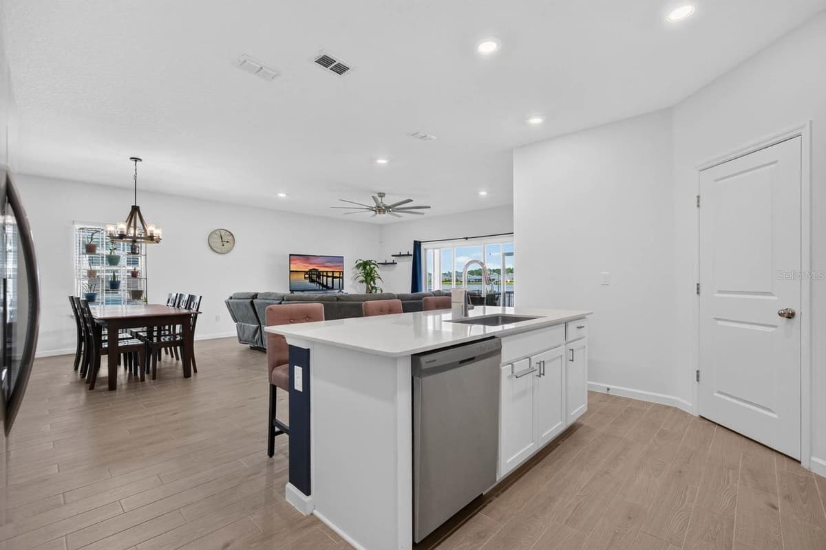 404 LAKE SINCLAIR STREET — photo 17 of 52