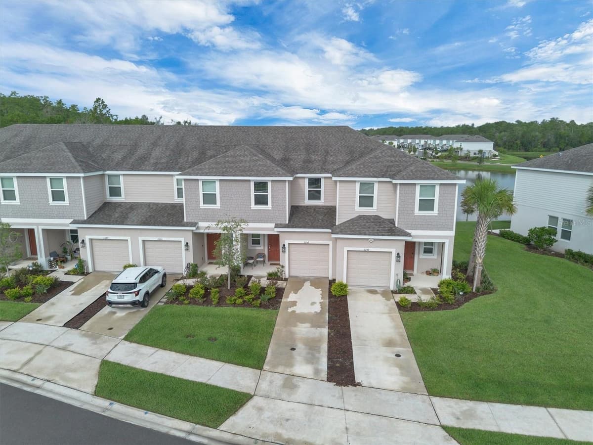 2256 PORTRAIT STREET — photo 4 of 47