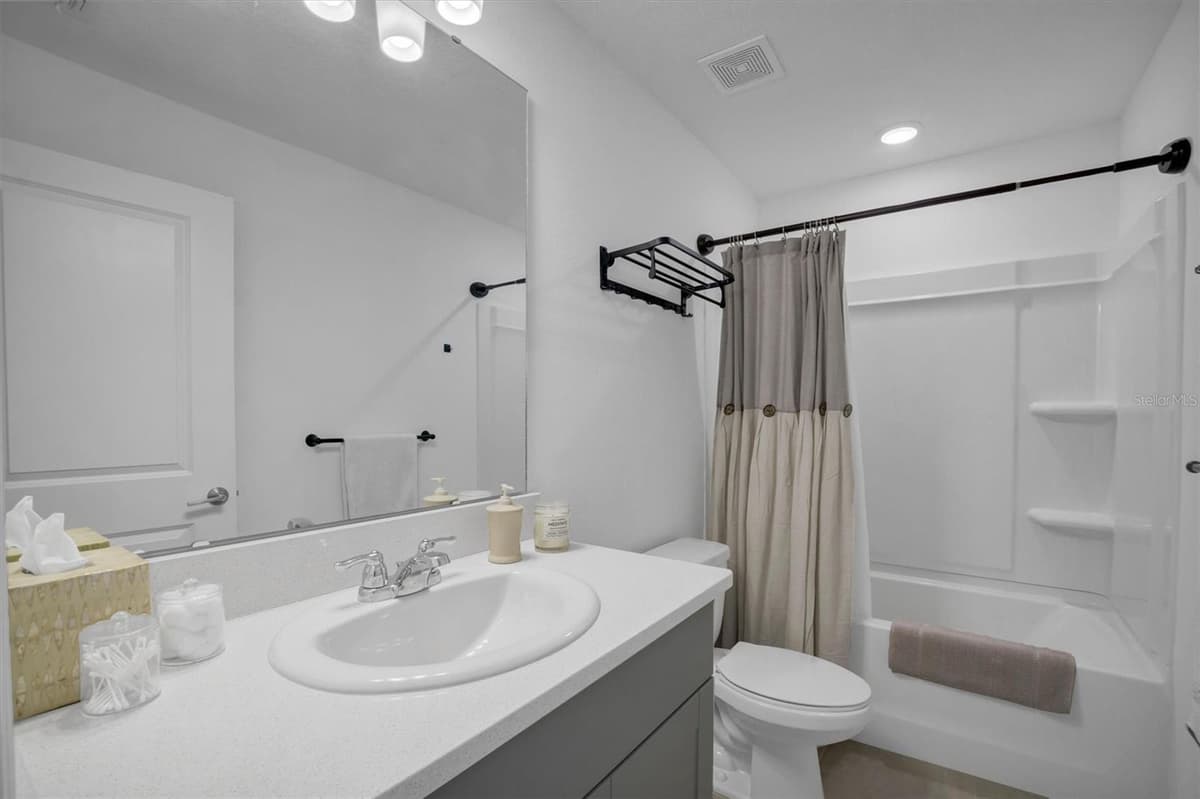 2256 PORTRAIT STREET — photo 27 of 47