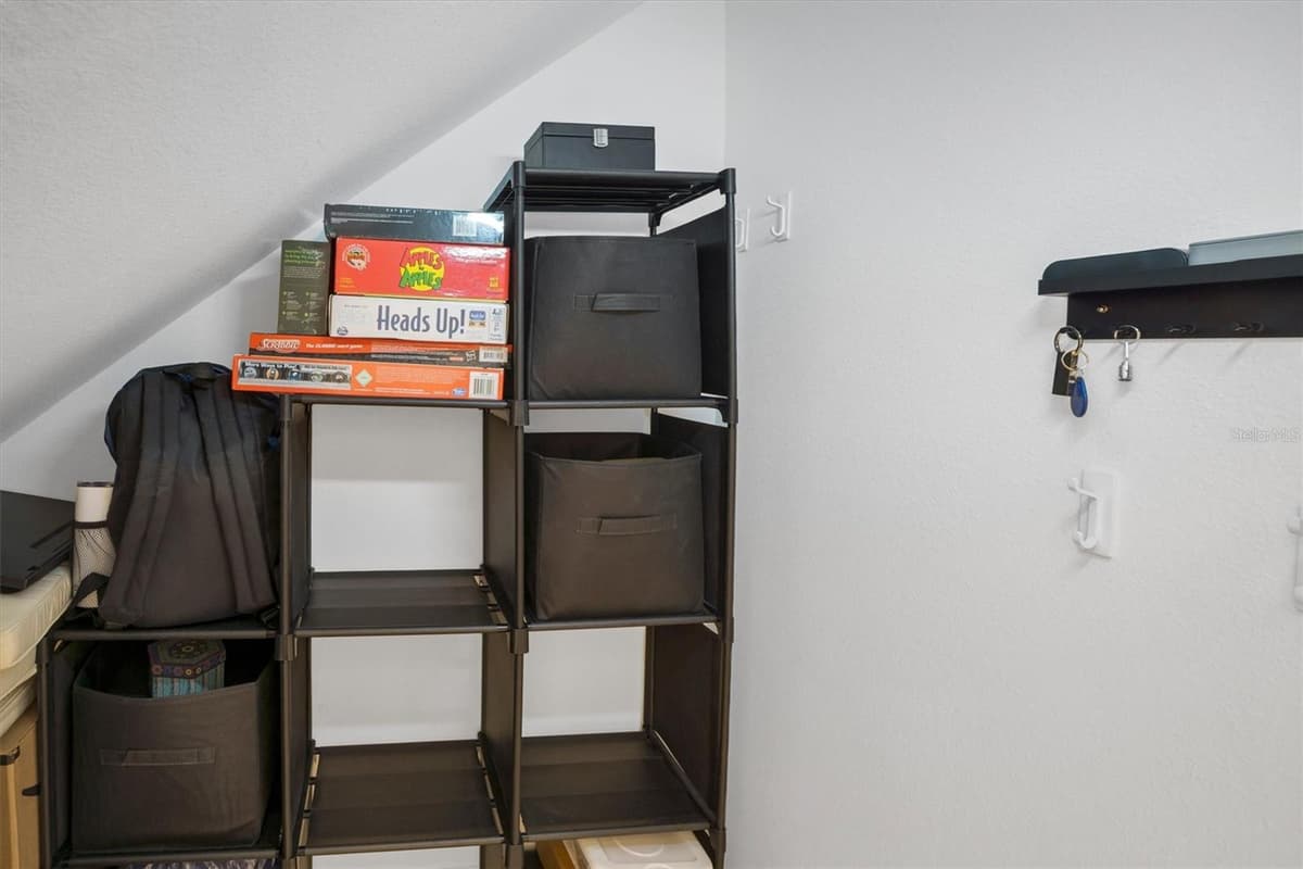 2256 PORTRAIT STREET — photo 10 of 47