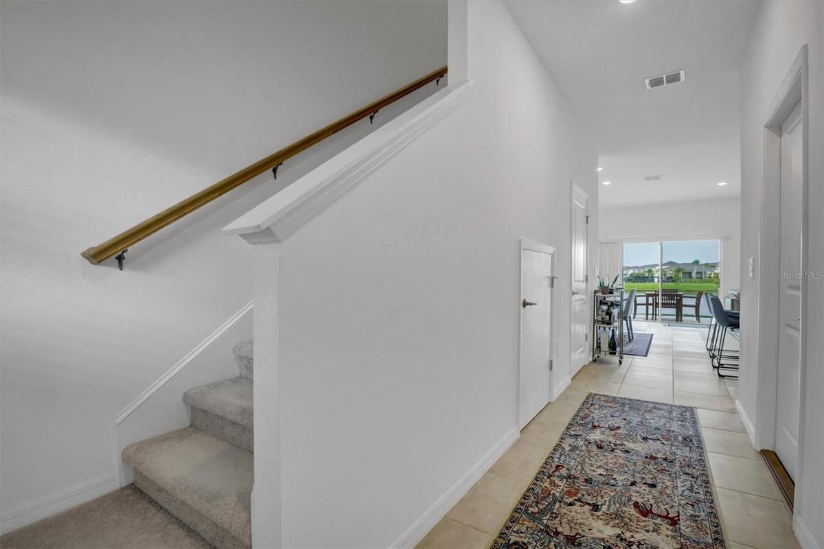 2256 PORTRAIT STREET — photo 8 of 47