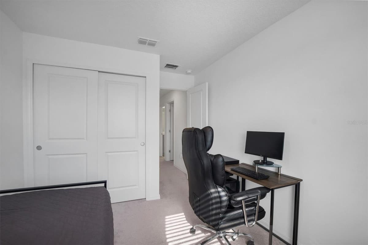2256 PORTRAIT STREET — photo 31 of 47