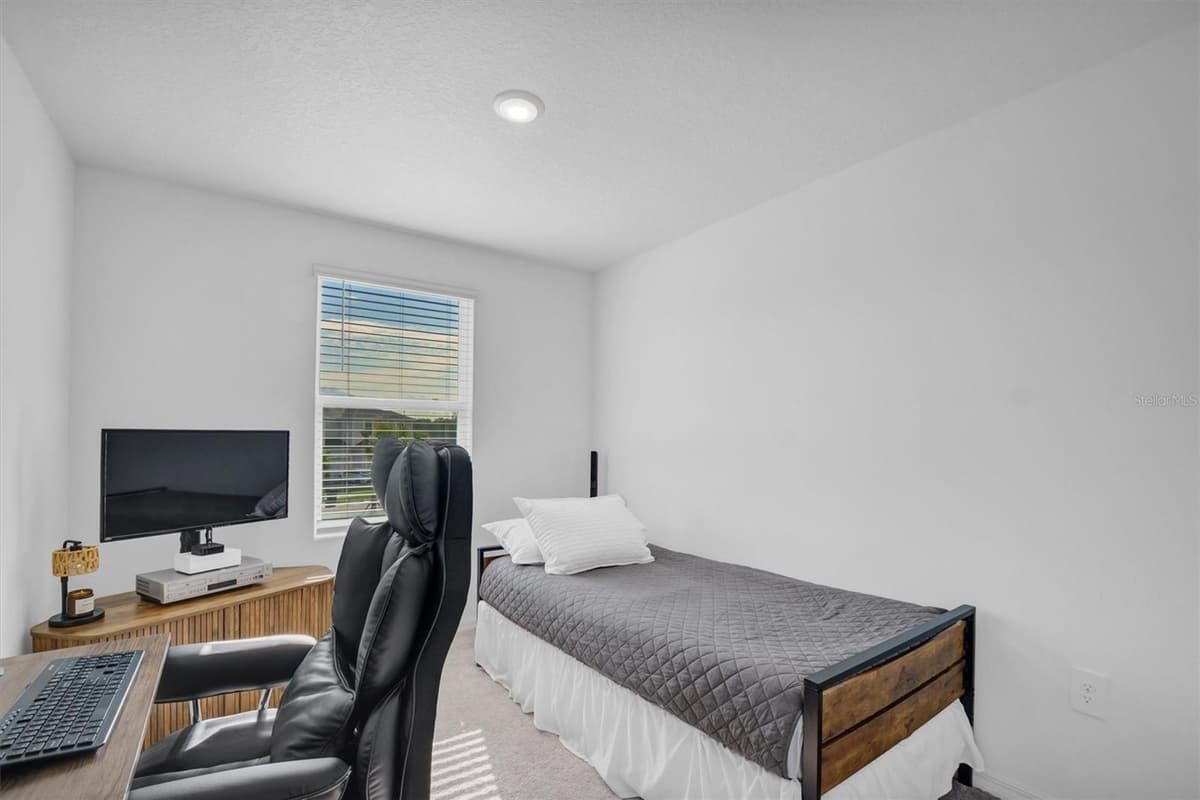2256 PORTRAIT STREET — photo 30 of 47